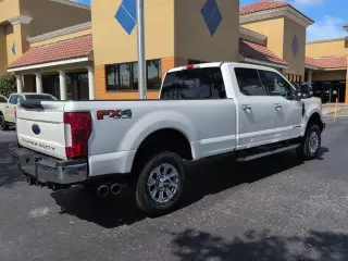 Ford F-350 Super Duty 2019 4x4 XLT 4p Crew Cab 6.8 ft. CB SRW Pickup