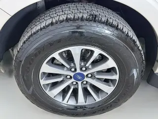 Ford Expedition 2017 4x4 XLT 4dr SUV