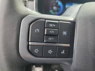 Ford F-150 Lightning 2023 AWD XLT 4dr SuperCrew 5.5 ft. SB