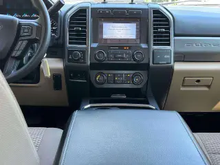Ford F-250 Super Duty 2019 4x4 XLT 4dr Crew Cab 8 ft. LB Pickup