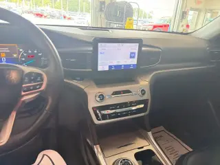Ford Explorer 2023 AWD XLT SUV 4p.