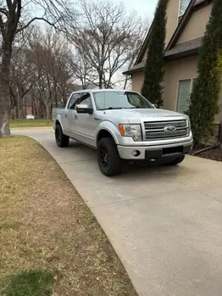 Ford F-150 2011 4x4 Platinum 4p SuperCrew Styleside 5.5 ft. SB