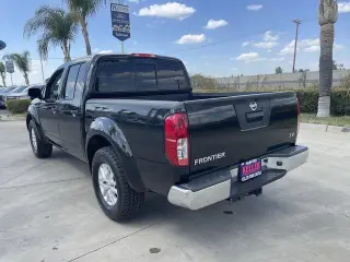 Nissan Frontera 2019 4x2 S 4dr Cabina de tripulacion 5 pies CB 6M