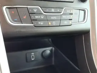 Ford Fusion 2017 SE 4dr Sedan