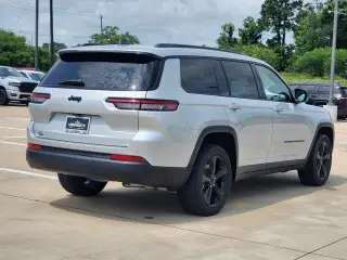 Jeep Grand Cherokee L 2024 4x2 Laredo 4dr SUV