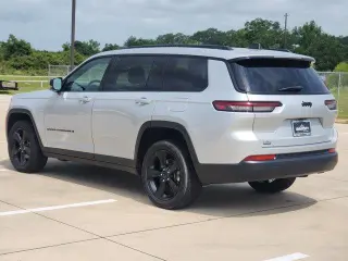 Jeep Grand Cherokee L 2024 4x2 Laredo 4dr SUV