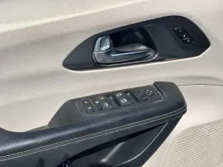 Chrysler Pacifica Híbrido 2022 Touring L 4p Mini-Van