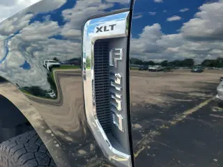Ford F-250 Super Duty 2017 4x4 XLT 4dr Crew Cab 6.8 ft. SB Pickup