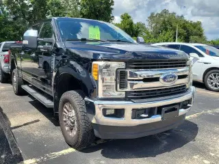Ford F-250 Super Duty 2017 4x4 XLT 4dr Crew Cab 6.8 ft. SB Pickup