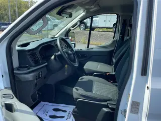 Ford Transit 2025 250 3dr LWB Techo Bajo Furgoneta de Cargas