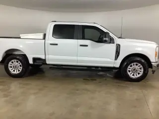 Ford F-250 Super Duty 2023 4x2 XL 4dr Crew Cab 6.8 ft. SB Pickup