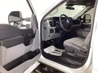 Ford F-250 Super Duty 2023 4x2 XL 4dr Crew Cab 6.8 ft. SB Pickup