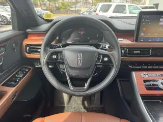 Lincoln Aviator 2023 AWD Reserve 4dr SUV