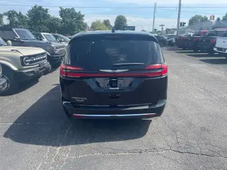 Chrysler Pacifica 2024 Touring L 4dr Mini-Van
