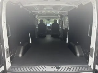 Ford Transit 2025 150 3p LWB Techo Bajo Furgoneta de Carga