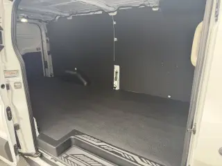 Ford Transit 2025 150 3p LWB Techo Bajo Furgoneta de Carga