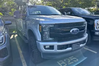 Ford F-350 Super Duty 2019 4x4 Lariat 4dr Cabina de Carga 8 pies SRW Pickup