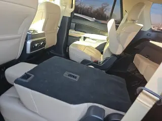 Ford Expedition 2023 4x2 XLT 4dr SUV