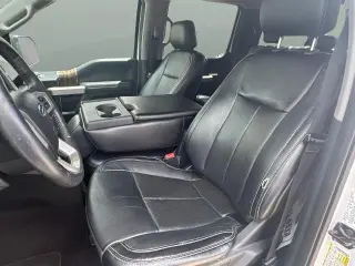 Ford F-150 2020 4x4 Lariat 4dr SuperCrew con cabina de 5.5 pies de largo.