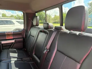 Ford F-150 2020 4x4 Lariat 4dr SuperCrew con cabina de 5.5 pies de largo.