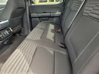 Ford F-150 2023 4x2 XL 4 puertas SuperCrew caja corta de 5.5 pies