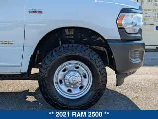 Ram 2500 2021 4x4 Tradesman 4dr Crew Cab 6.3 ft. SB Pickup