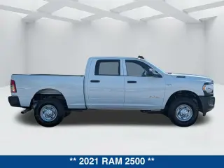 Ram 2500 2021 4x4 Tradesman 4dr Crew Cab 6.3 ft. SB Pickup