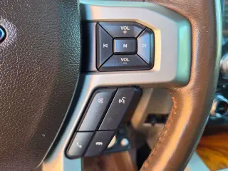 Ford F-150 2015 4x4 King Ranch 4dr SuperCrew 6.5 ft. SB