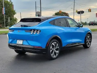 Ford Mustang Mach-E 2023 Premium 4dr SUV