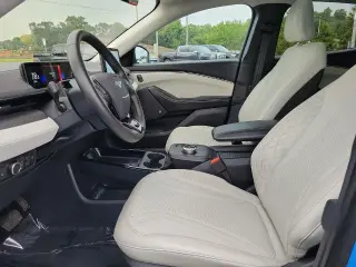 Ford Mustang Mach-E 2023 Premium 4dr SUV