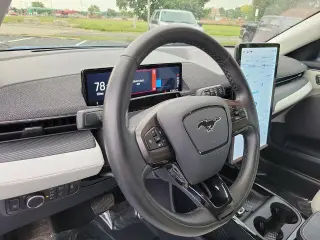 Ford Mustang Mach-E 2023 Premium 4dr SUV