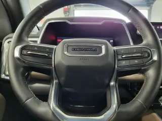 GMC Canyon 2025 4x4 Denali Cabina Crew 4 puertas, cama corta de 5 pies