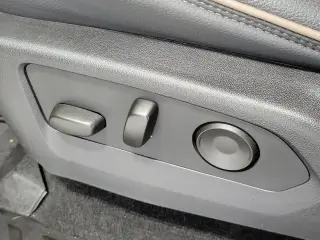 GMC Canyon 2025 4x4 Denali Cabina Crew 4 puertas, cama corta de 5 pies