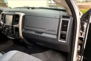 Ram 1500 2017 4x4 SLT 4dr Crew Cab 5.5 ft. SB Pickup