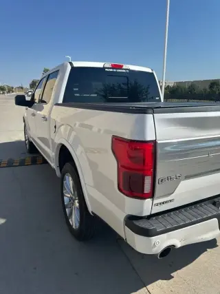 Ford F-150 2019 4x4 Limited 4dr SuperCrew 5.5 ft. SB