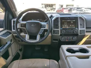 Ford F-150 2015 4x4 Lariat 4dr SuperCrew con cabina de 5.5 metros SB