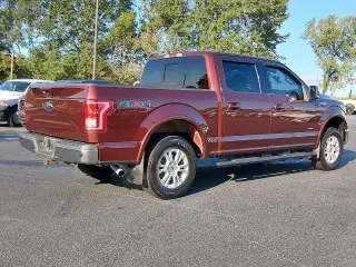 Ford F-150 2015 4x4 Lariat 4dr SuperCrew con cabina de 5.5 metros SB