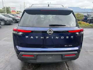 Nissan Pathfinder 2023 AWD SL 4dr SUV