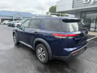 Nissan Pathfinder 2023 AWD SL 4dr SUV
