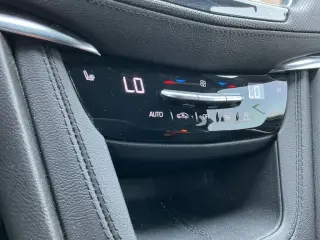 Cadillac XT5 2023 de lujo premium 4dr SUV