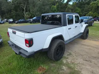 Jeep Gladiator 2022 4x4 Sport 4dr Cabina de Crew 5.0 ft. SB