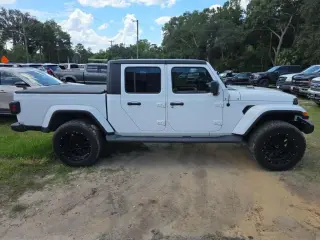 Jeep Gladiator 2022 4x4 Sport 4dr Cabina de Crew 5.0 ft. SB