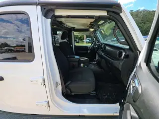 Jeep Gladiator 2022 4x4 Sport 4dr Cabina de Crew 5.0 ft. SB