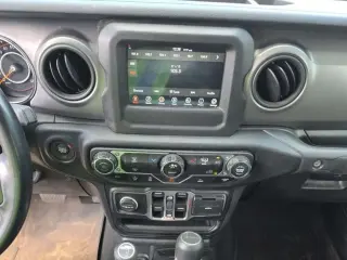 Jeep Gladiator 2022 4x4 Sport 4dr Cabina de Crew 5.0 ft. SB