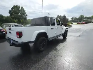 Jeep Gladiator 2022 4x4 Sport 4dr Cabina de tripulación de 5.0 ft. SB