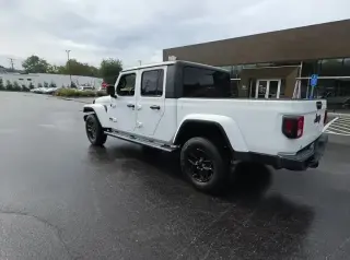 Jeep Gladiator 2022 4x4 Sport 4dr Cabina de tripulación de 5.0 ft. SB