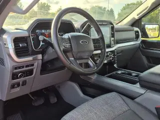 Ford F-150 2023 4x4 XLT 4 puertas SuperCrew caja corta de 5.5 pies