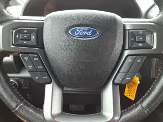 Ford F-150 2018 4x4 King Ranch 4dr SuperCrew con motor de 5.5 ft. SB