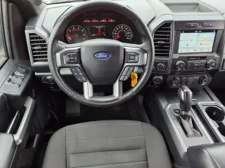 Ford F-150 2018 4x4 King Ranch 4dr SuperCrew con motor de 5.5 ft. SB