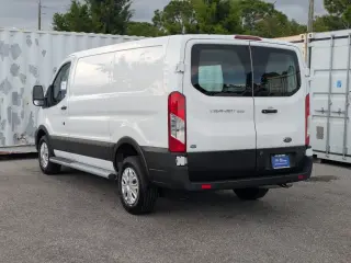 Ford Transit 2021 250 3 puertas SWB Tech Roof Baja Furgón de Carga